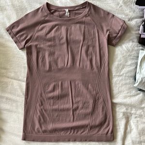 Athleta Momentum tee